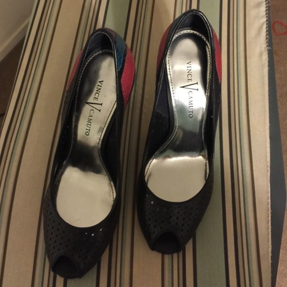 Vince Camuto retro style pumps size 7
